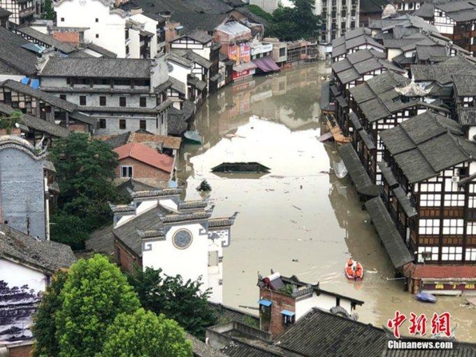 外线发力!高诗岩10投7中拿下19分4板5助 三分7中5